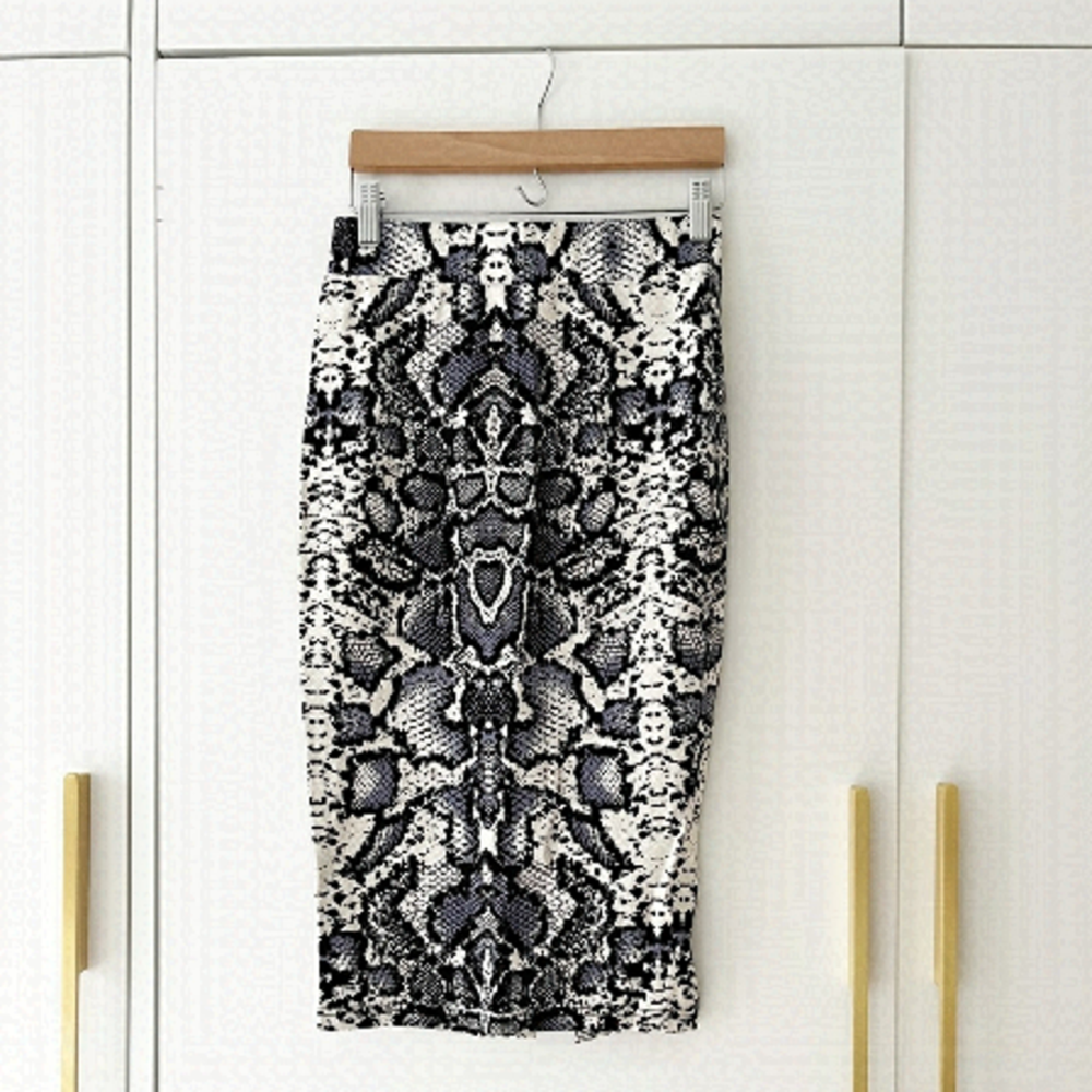 BNWOT Gianni Bini Pencil Skirt